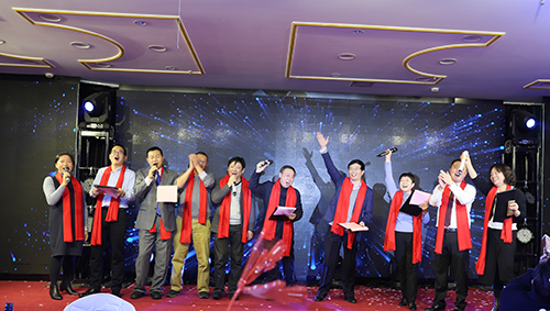 高管合唱《明天会更好》
