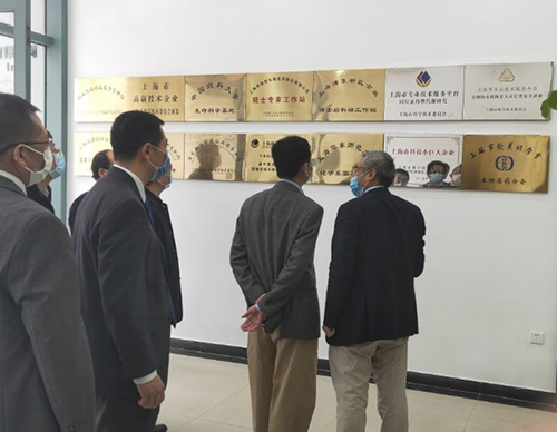 吴清副市长一行听取了K8官网关于一站式综合研发服务的技术实力介绍